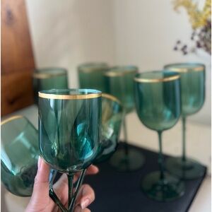 8pcs Table settings Wine Glasses 8 oz. Clear Hard Plastic 1-Piece Disposable